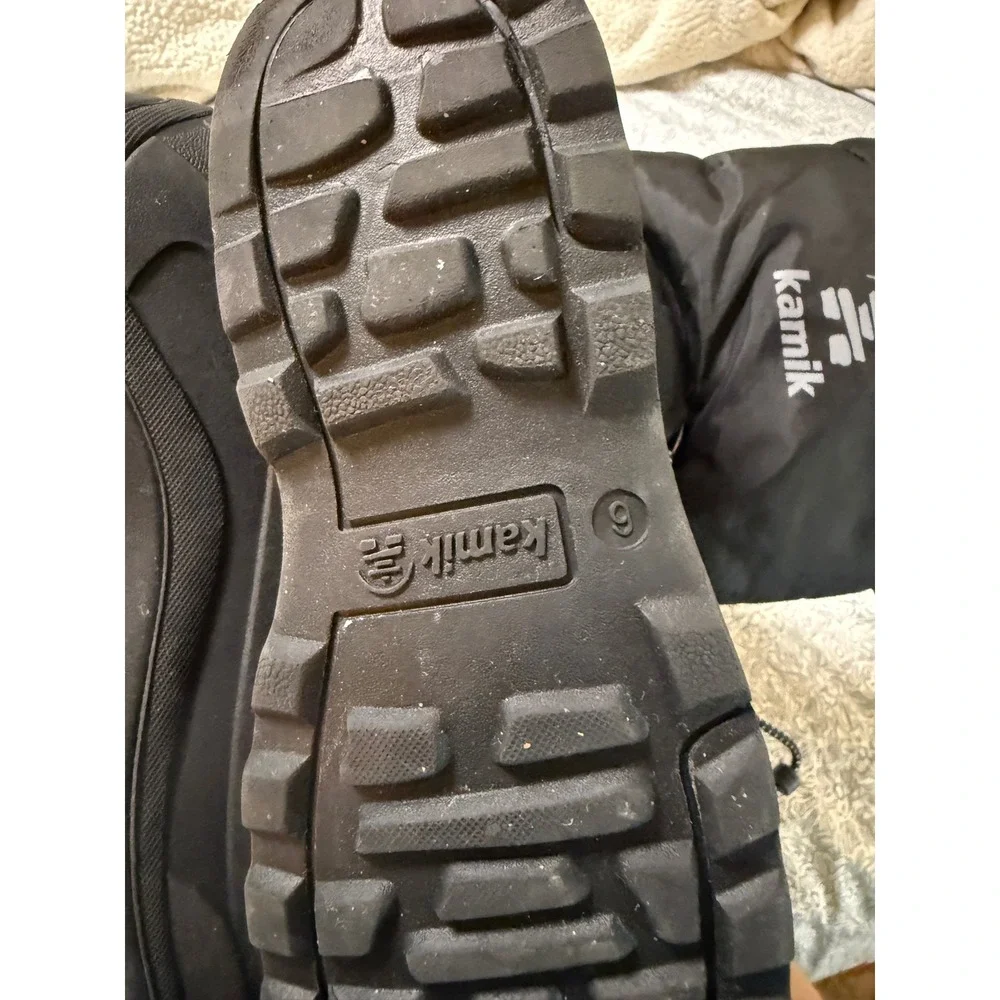 Kamik North Pole Waterproof Snow Boot Kids Unisex Size 6 Black Toggle Lace Lined